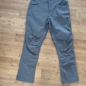 Swiss Tech Men's Cargo Pants in Gray